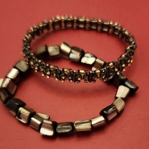 Vintage Glass & Shell 2 pieces Stretch Bracelets
